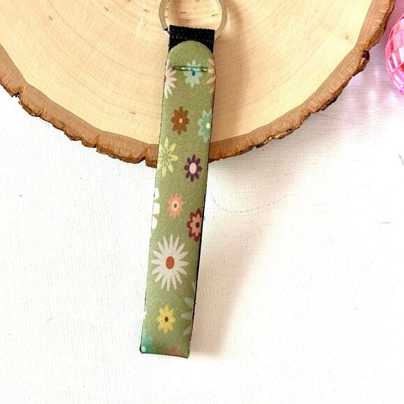 Boho Wristlet Keychain - Bohemian Key Holder Accessory (Green Daisies) - Picture 2 of 3